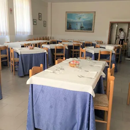 מלון Holiday ג'וליאנובה